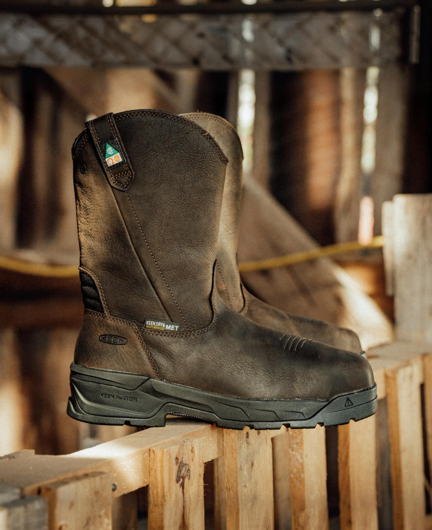 Men's CSA Flatland Pull-On Waterproof Work Boot INT MET (Carbon Toe) | Dark Brown/Black