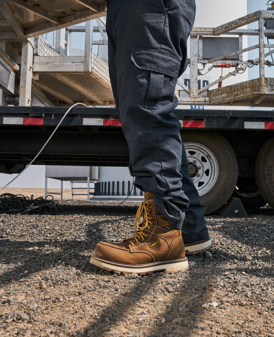 Men's Cincinnati 8" Waterproof 90° Heel Boot (Carbon Toe) | Belgian/Sandshell
